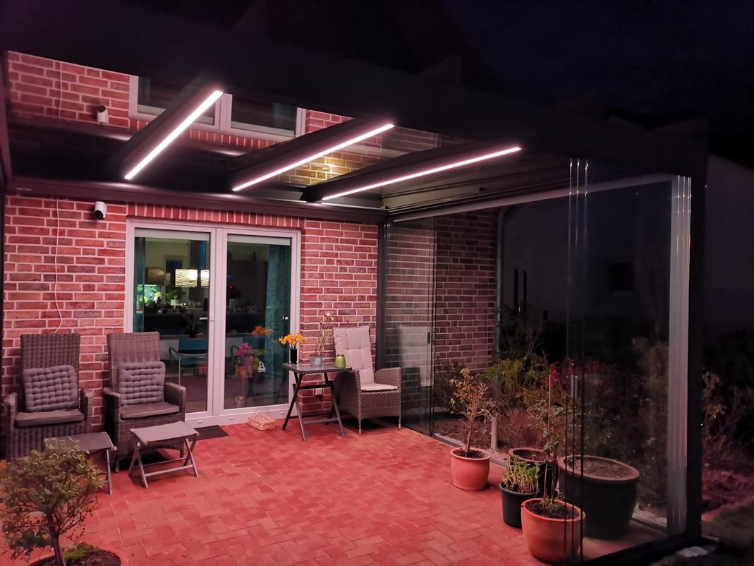 Markisen Lübeck, Gardinen, Jalousien, Rollos, Plissees, Velux, Fenster, Sonnenschutz, Beschattung, Preis, günstig, gut, Sonne, Lübeck, Luebeck, Helmbold, Rollladen Lübeck, Jalousetten Lübeck, Gardinen Lübeck, Polsterarbeiten Lübeck, Teppich Lübeck, Wintergartenbeschattung Lübeck, Sommemschutz, Markisen, errassenüberdachungen, Glasoasen, Rollläden, Pergolamarkisen