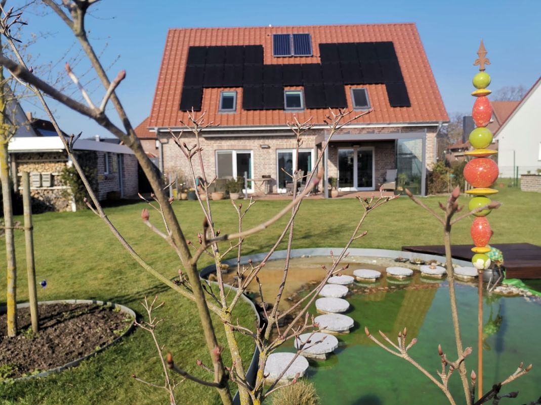 Markisen Lübeck, Gardinen, Jalousien, Rollos, Plissees, Velux, Fenster, Sonnenschutz, Beschattung, Preis, günstig, gut, Sonne, Lübeck, Luebeck, Helmbold, Rollladen Lübeck, Jalousetten Lübeck, Gardinen Lübeck, Polsterarbeiten Lübeck, Teppich Lübeck, Wintergartenbeschattung Lübeck, Sommemschutz, Markisen, errassenüberdachungen, Glasoasen, Rollläden, Pergolamarkisen