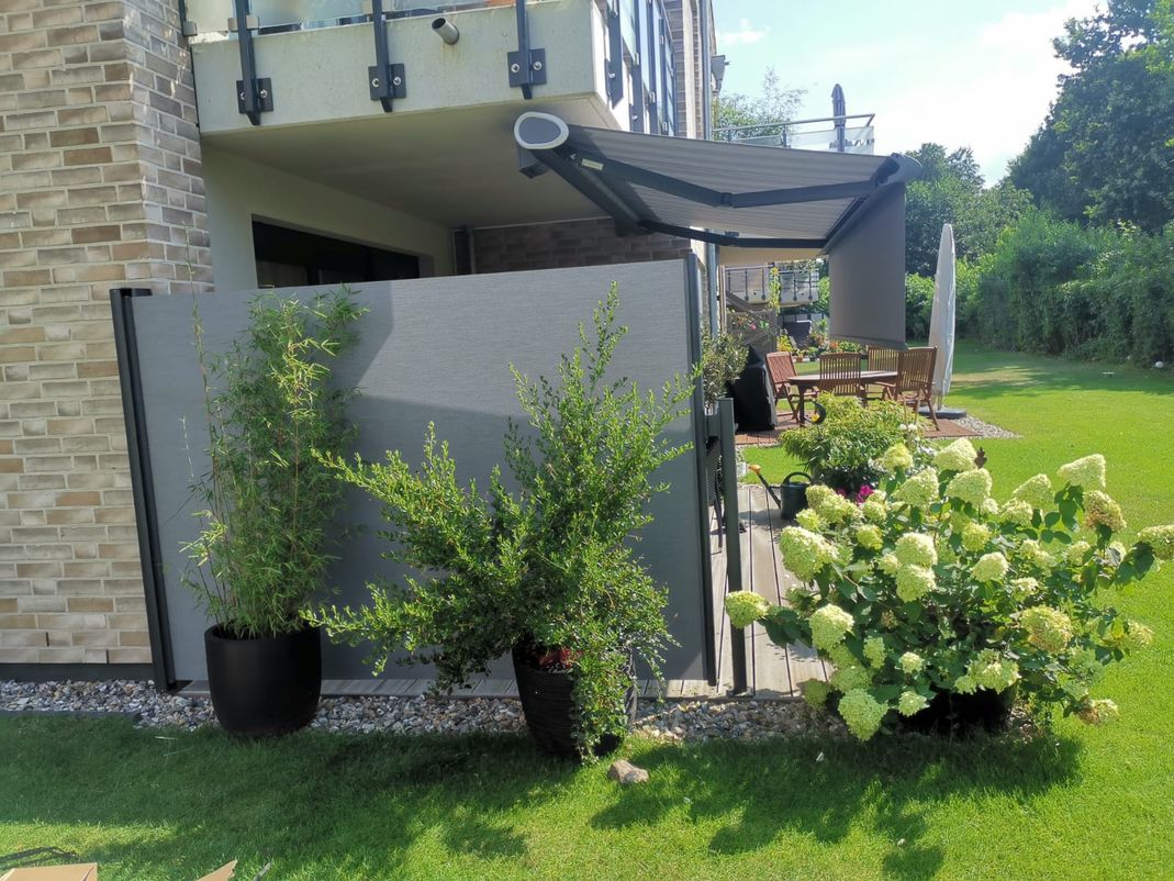 Markisen Lübeck, Gardinen, Jalousien, Rollos, Plissees, Velux, Fenster, Sonnenschutz, Beschattung, Preis, günstig, gut, Sonne, Lübeck, Luebeck, Helmbold, Rollladen Lübeck, Jalousetten Lübeck, Gardinen Lübeck, Polsterarbeiten Lübeck, Teppich Lübeck, Wintergartenbeschattung Lübeck, Sommemschutz, Markisen, errassenüberdachungen, Glasoasen, Rollläden, Pergolamarkisen