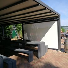 Markisen Lübeck, Gardinen, Jalousien, Rollos, Plissees, Velux, Fenster, Sonnenschutz, Beschattung, Preis, günstig, gut, Sonne, Lübeck, Luebeck, Helmbold, Rollladen Lübeck, Jalousetten Lübeck, Gardinen Lübeck, Polsterarbeiten Lübeck, Teppich Lübeck, Wintergartenbeschattung Lübeck, Sommemschutz, Markisen, errassenüberdachungen, Glasoasen, Rollläden, Pergolamarkisen