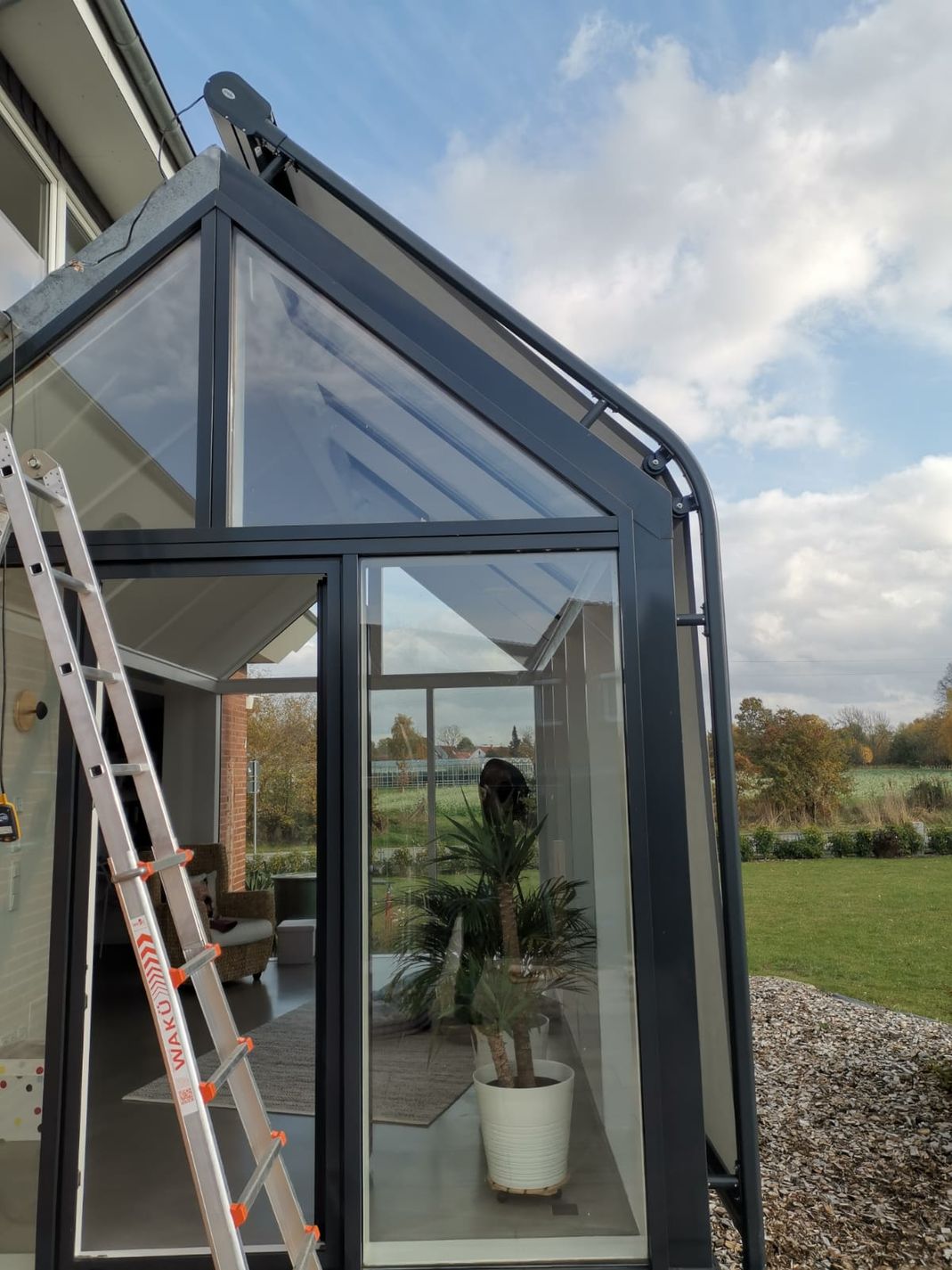 Markisen Lübeck, Gardinen, Jalousien, Rollos, Plissees, Velux, Fenster, Sonnenschutz, Beschattung, Preis, günstig, gut, Sonne, Lübeck, Luebeck, Helmbold, Rollladen Lübeck, Jalousetten Lübeck, Gardinen Lübeck, Polsterarbeiten Lübeck, Teppich Lübeck, Wintergartenbeschattung Lübeck, Sommemschutz, Markisen, errassenüberdachungen, Glasoasen, Rollläden, Pergolamarkisen
