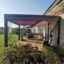 Markisen Lübeck, Gardinen, Jalousien, Rollos, Plissees, Velux, Fenster, Sonnenschutz, Beschattung, Preis, günstig, gut, Sonne, Lübeck, Luebeck, Helmbold, Rollladen Lübeck, Jalousetten Lübeck, Gardinen Lübeck, Polsterarbeiten Lübeck, Teppich Lübeck, Wintergartenbeschattung Lübeck, Sommemschutz, Markisen, errassenüberdachungen, Glasoasen, Rollläden, Pergolamarkisen