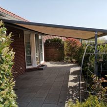 Markisen Lübeck, Gardinen, Jalousien, Rollos, Plissees, Velux, Fenster, Sonnenschutz, Beschattung, Preis, günstig, gut, Sonne, Lübeck, Luebeck, Helmbold, Rollladen Lübeck, Jalousetten Lübeck, Gardinen Lübeck, Polsterarbeiten Lübeck, Teppich Lübeck, Wintergartenbeschattung Lübeck, Sommemschutz, Markisen, errassenüberdachungen, Glasoasen, Rollläden, Pergolamarkisen