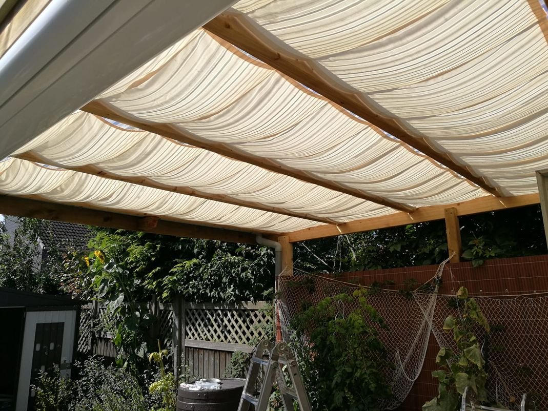 Markisen Lübeck, Gardinen, Jalousien, Rollos, Plissees, Velux, Fenster, Sonnenschutz, Beschattung, Preis, günstig, gut, Sonne, Lübeck, Luebeck, Helmbold, Rollladen Lübeck, Jalousetten Lübeck, Gardinen Lübeck, Polsterarbeiten Lübeck, Teppich Lübeck, Wintergartenbeschattung Lübeck, Sommemschutz, Markisen, errassenüberdachungen, Glasoasen, Rollläden, Pergolamarkisen