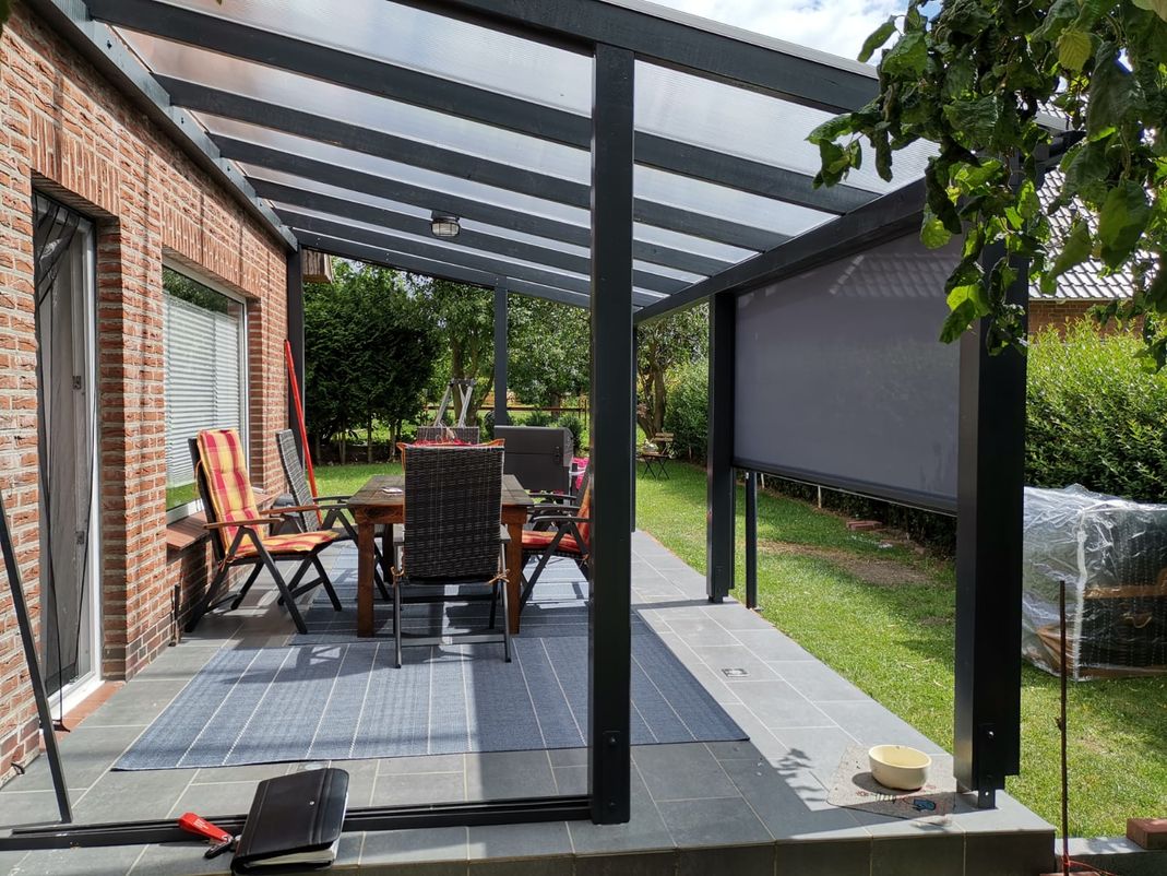Markisen Lübeck, Gardinen, Jalousien, Rollos, Plissees, Velux, Fenster, Sonnenschutz, Beschattung, Preis, günstig, gut, Sonne, Lübeck, Luebeck, Helmbold, Rollladen Lübeck, Jalousetten Lübeck, Gardinen Lübeck, Polsterarbeiten Lübeck, Teppich Lübeck, Wintergartenbeschattung Lübeck, Sommemschutz, Markisen, errassenüberdachungen, Glasoasen, Rollläden, Pergolamarkisen