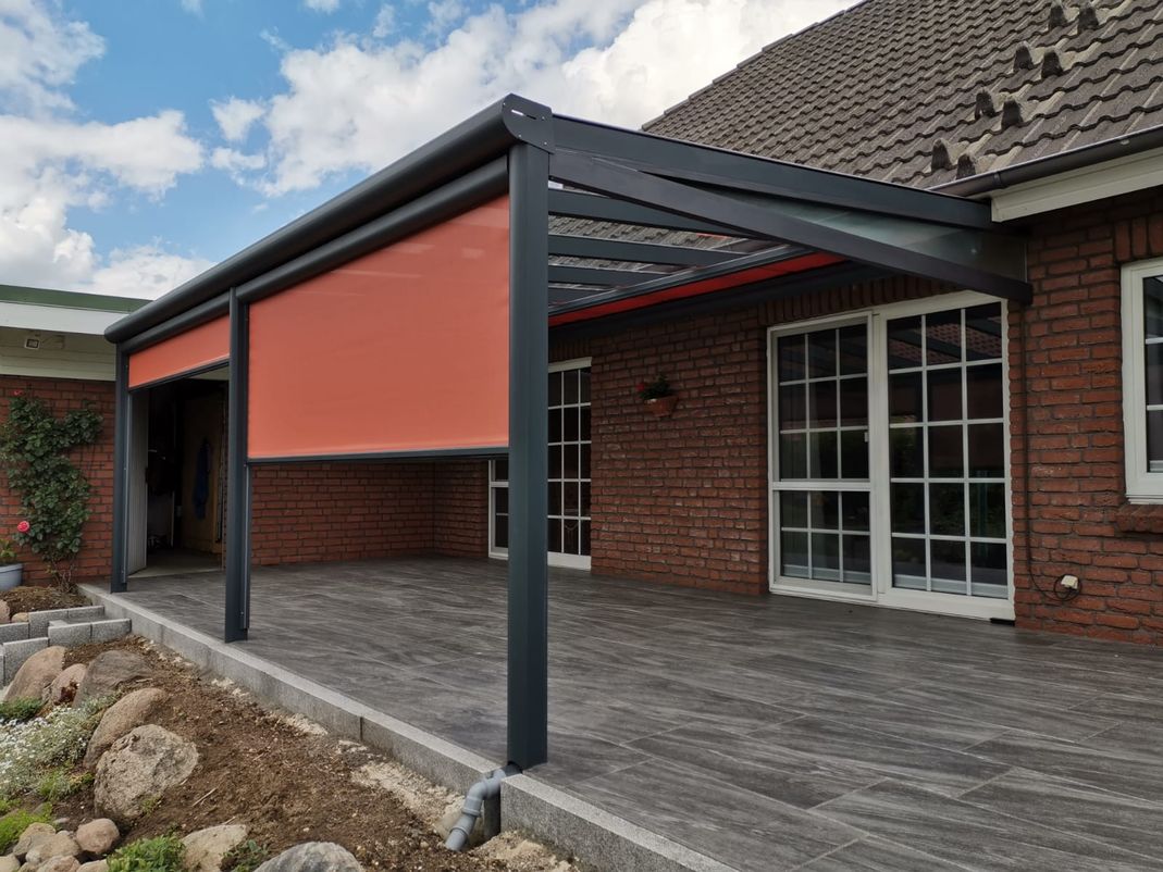 Markisen Lübeck, Gardinen, Jalousien, Rollos, Plissees, Velux, Fenster, Sonnenschutz, Beschattung, Preis, günstig, gut, Sonne, Lübeck, Luebeck, Helmbold, Rollladen Lübeck, Jalousetten Lübeck, Gardinen Lübeck, Polsterarbeiten Lübeck, Teppich Lübeck, Wintergartenbeschattung Lübeck, Sommemschutz, Markisen, errassenüberdachungen, Glasoasen, Rollläden, Pergolamarkisen