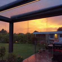 Markisen Lübeck, Gardinen, Jalousien, Rollos, Plissees, Velux, Fenster, Sonnenschutz, Beschattung, Preis, günstig, gut, Sonne, Lübeck, Luebeck, Helmbold, Rollladen Lübeck, Jalousetten Lübeck, Gardinen Lübeck, Polsterarbeiten Lübeck, Teppich Lübeck, Wintergartenbeschattung Lübeck, Sommemschutz, Markisen, errassenüberdachungen, Glasoasen, Rollläden, Pergolamarkisen