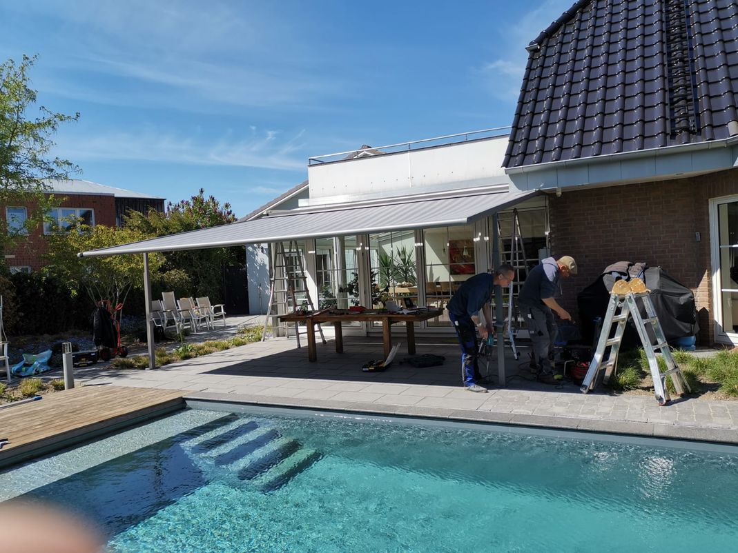 Markisen Lübeck, Gardinen, Jalousien, Rollos, Plissees, Velux, Fenster, Sonnenschutz, Beschattung, Preis, günstig, gut, Sonne, Lübeck, Luebeck, Helmbold, Rollladen Lübeck, Jalousetten Lübeck, Gardinen Lübeck, Polsterarbeiten Lübeck, Teppich Lübeck, Wintergartenbeschattung Lübeck, Sommemschutz, Markisen, errassenüberdachungen, Glasoasen, Rollläden, Pergolamarkisen