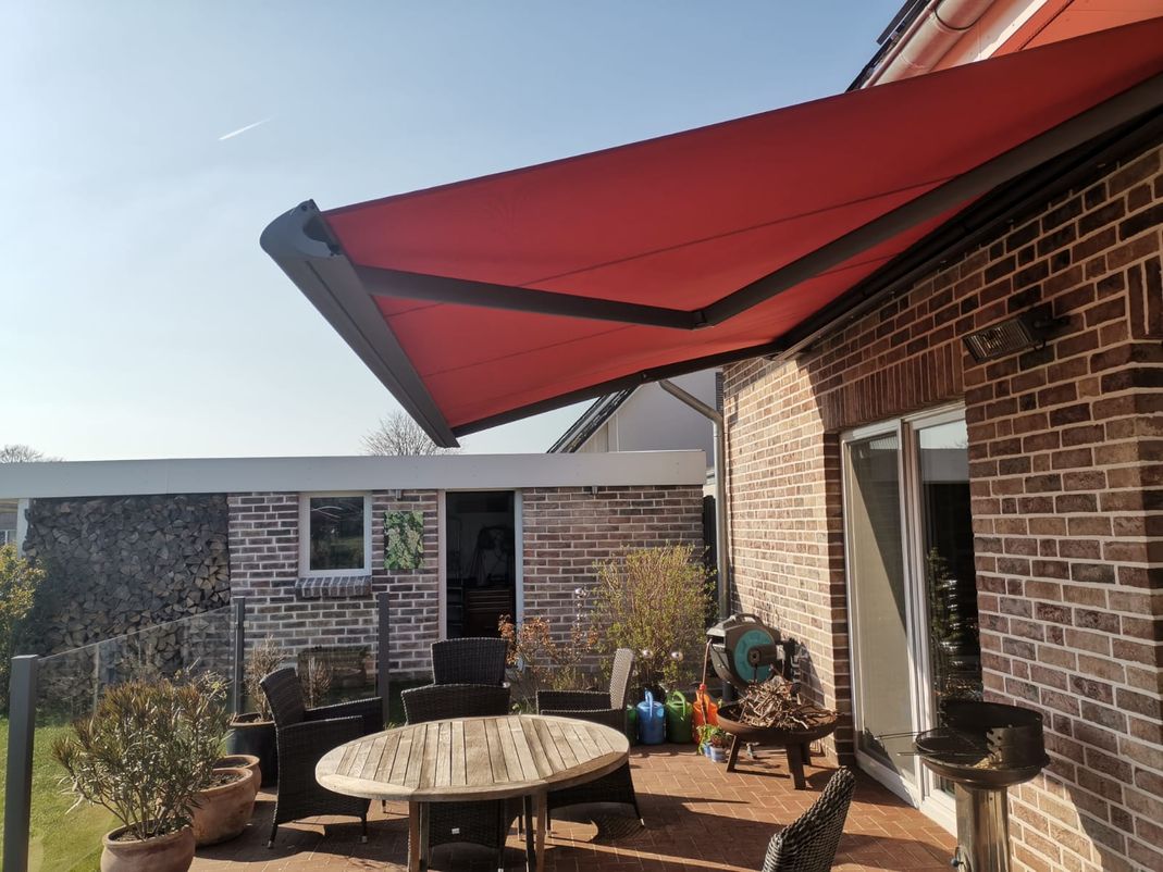 Markisen Lübeck, Gardinen, Jalousien, Rollos, Plissees, Velux, Fenster, Sonnenschutz, Beschattung, Preis, günstig, gut, Sonne, Lübeck, Luebeck, Helmbold, Rollladen Lübeck, Jalousetten Lübeck, Gardinen Lübeck, Polsterarbeiten Lübeck, Teppich Lübeck, Wintergartenbeschattung Lübeck, Sommemschutz, Markisen, errassenüberdachungen, Glasoasen, Rollläden, Pergolamarkisen